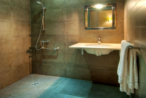 hotel claude bernard st germain - ensuite bathroom