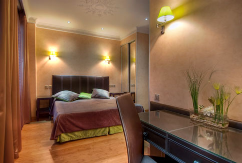 Twin triple room - paris hotel latin quarter