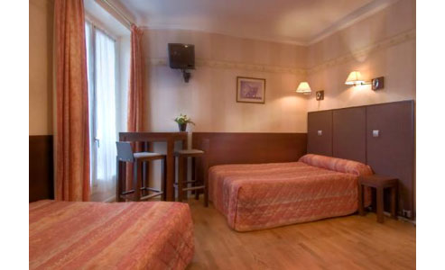 Another Quadruple Room - Hotel Paris Notre Dame