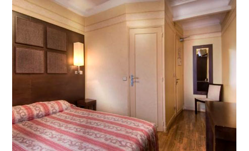 Single Room- Au Royal Cardinal Hotel