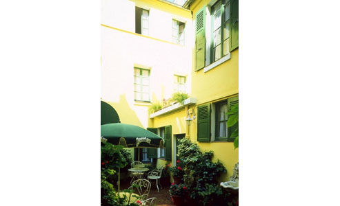 cheap eiffel tower hotel paris