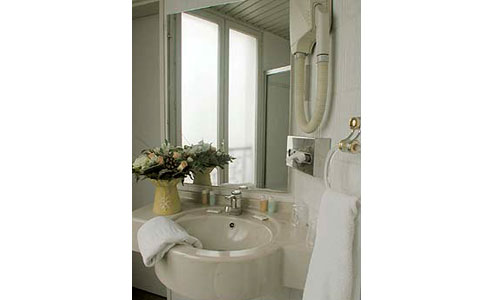 ensuite bathroom